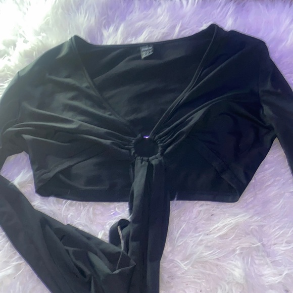 Shein, Black Crop Top with Cutout - Picture 1 of 2